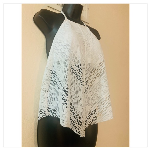 Halter Top White Blouse NWOT Medium  ⭐️ Host Pick ⭐️ - Picture 2 of 4